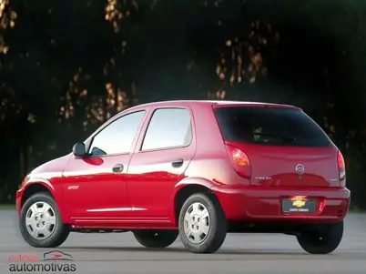 Chevrolet Celta 2012 a 2015: versões, preços, equipamentos e ficha técnica